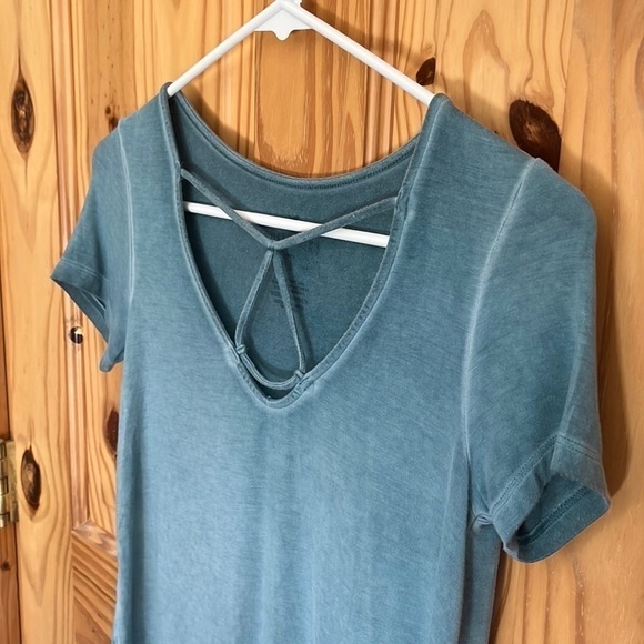AMERICAN Eagle Outfitters Soft & Sexy Cutout Tee - Picture 2 of 6